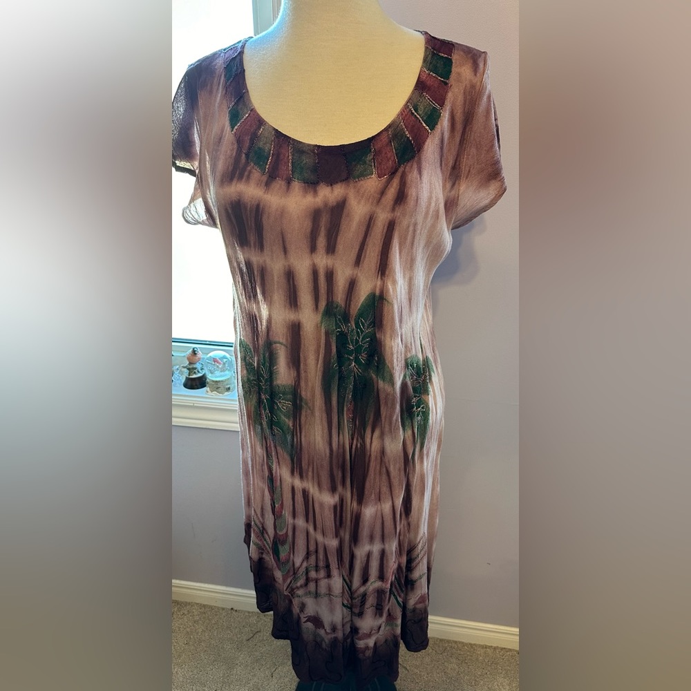 One size scooped neck embroidered palm trees/tie dye print midi dress